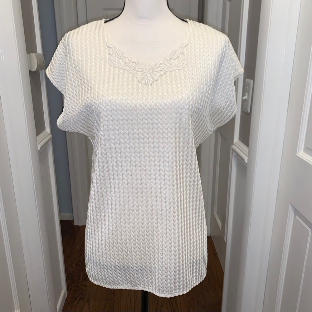 Short sleeve V-neck w/ embroidery dress blouse
